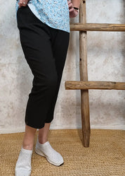 Capri zeze edith 17 musta 0625 | caprit ja shortsit