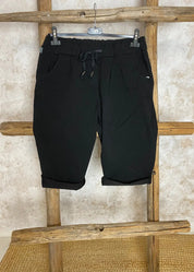 Caprit pluskoko 570 eri värejä 0525 | musta | caprit ja shortsit