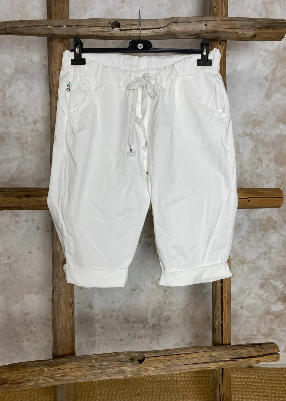 Caprit pluskoko 570 eri värejä 0525 | valkoinen | caprit ja shortsit