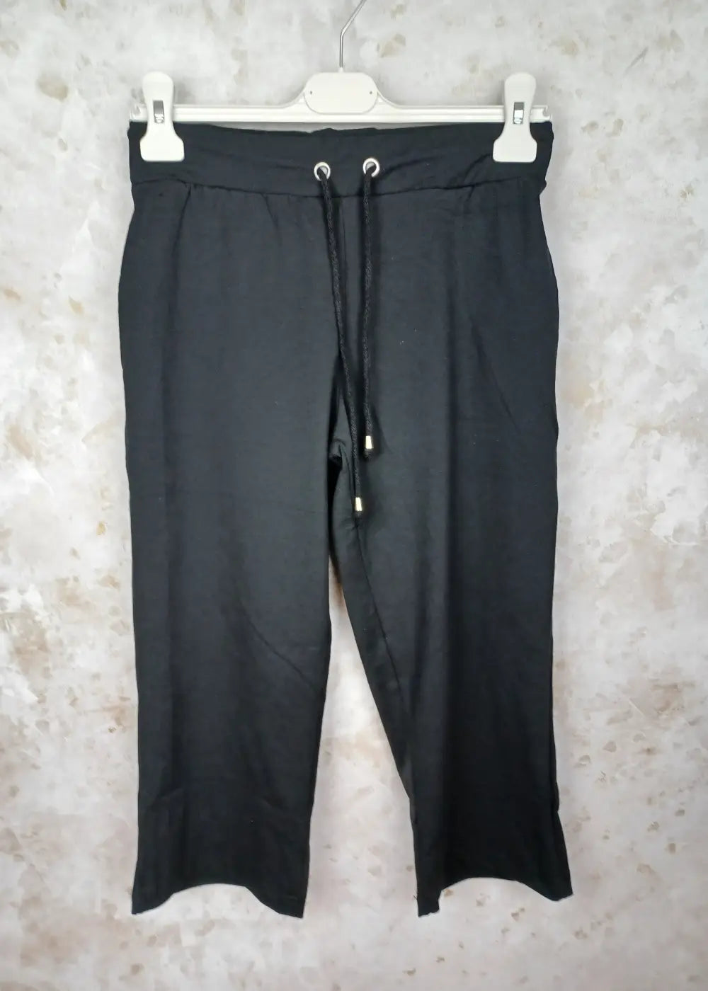 Collegecapri mxo 146 musta - caprit ja legginsit