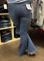 Naisten leveälahkeiset farkut korkealla vyötäröllä – joustavat, mukavat ja tyylikkäät farkut arkeen ja vapaa-aikaan.