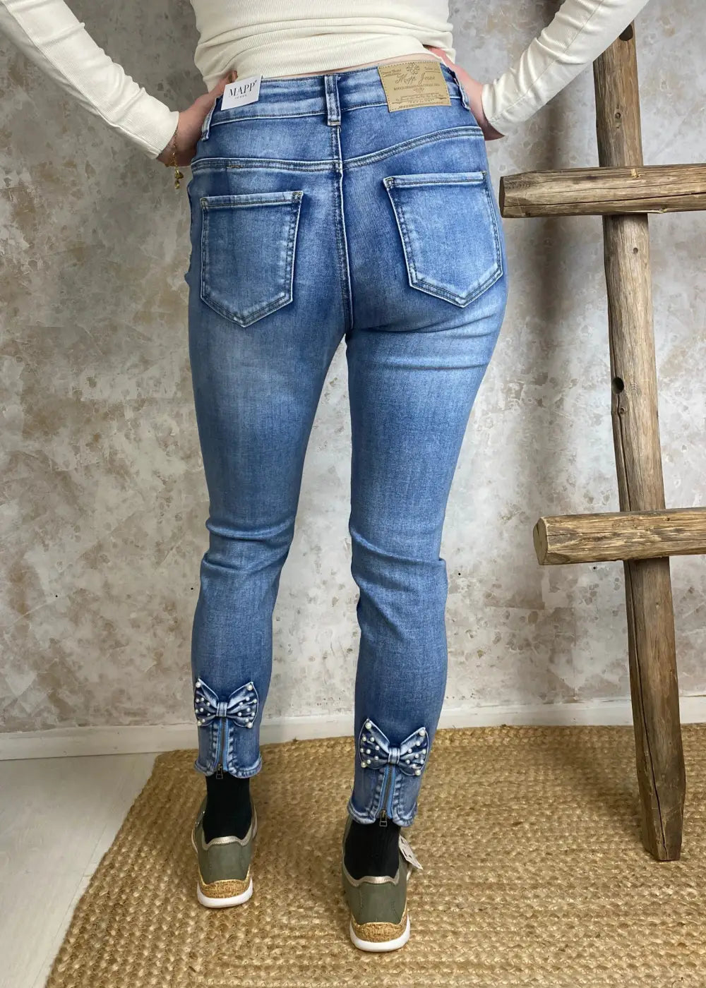 Farkku mapp bow helmirusetti vaalea kulutettu