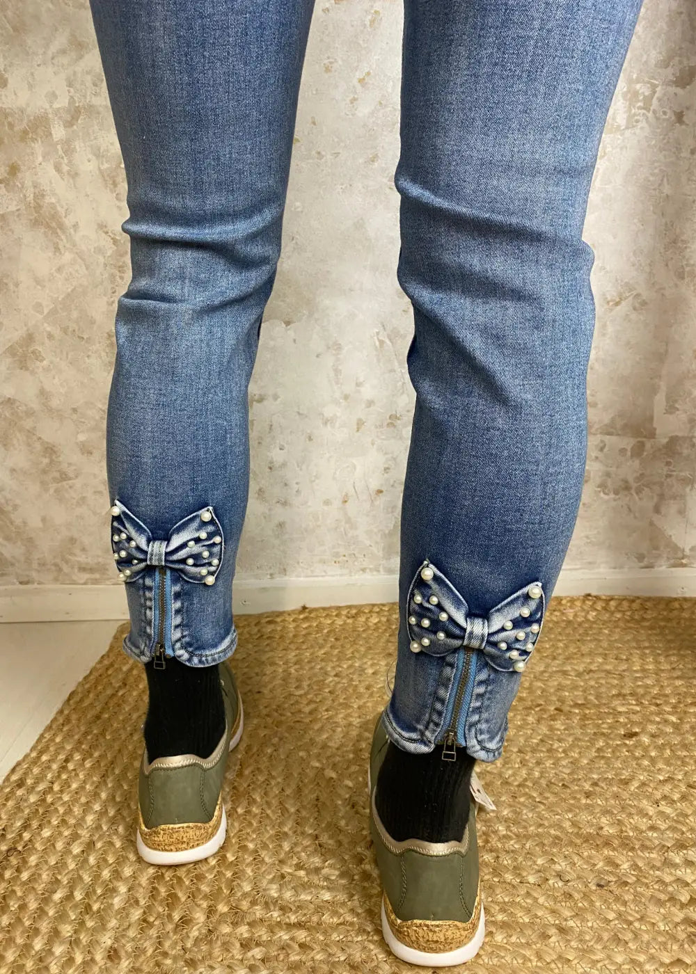 Farkku mapp bow helmirusetti vaalea kulutettu