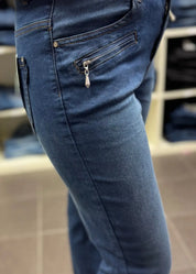 Naisten joustavat farkut, kulutuspesu, lahkeessa vetoketju, lahkeen pituus 70 cm, koot 36–46, hyvä istuvuus, Marc Lauge.