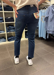 Naisten joustavat farkut, kulutuspesu, lahkeessa vetoketju, lahkeen pituus 70 cm, koot 36–46, hyvä istuvuus, Marc Lauge.