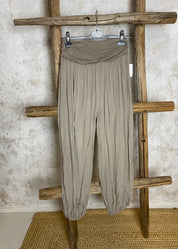 Haaremihousut eri värejä 0525 - taupe - housut