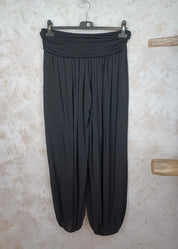 Haaremihousut musta | housut