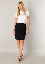 Musta kynähame, joustavaa ja napakkaa materiaalia, leveä kuminauhavyötärö, paksu ja pehmeä kangas, imarteleva istuvuus.