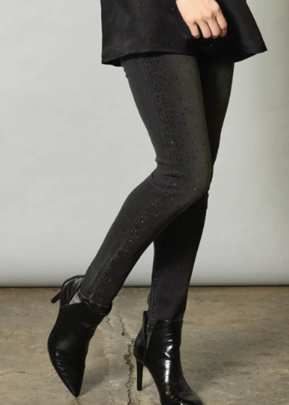 Naisten mustat jeggingsit, korkea vyötärö, strassikoristeet, kulutettu farkkulook, mukava stretch-materiaali