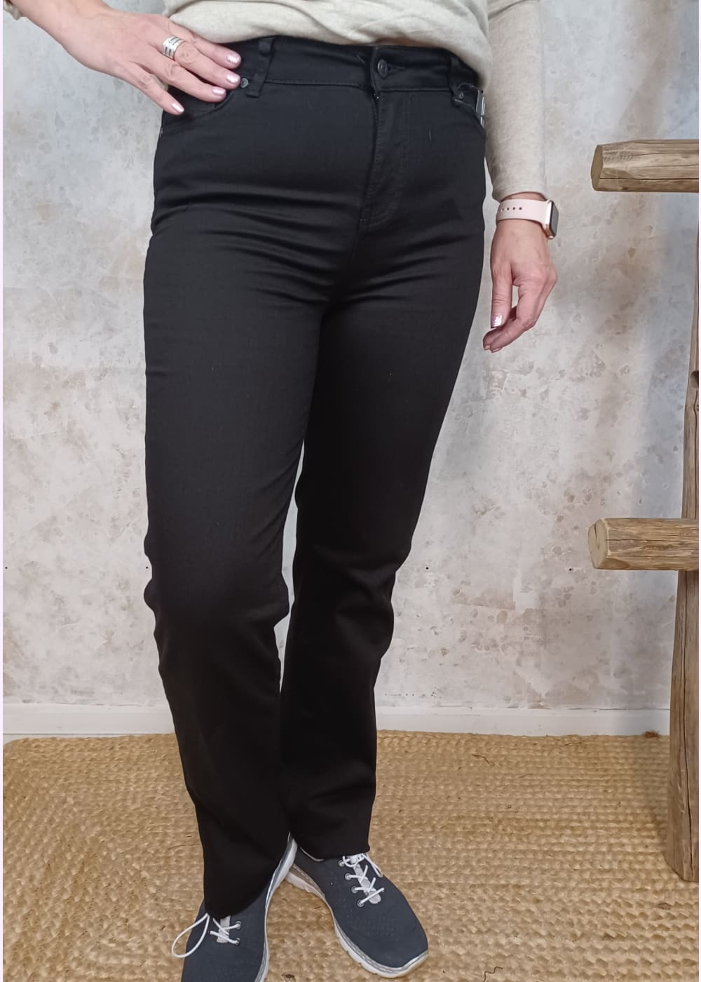 Housut base elif musta - housut