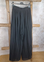 Housut kaffe nikka pliseerattu musta 0923 - housut