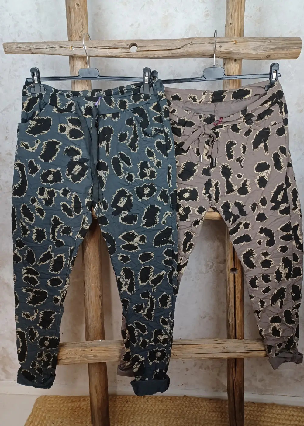 Housut Kitty eri värejä 1223