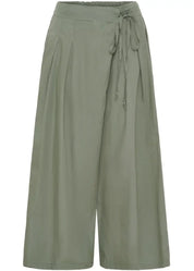 Huoleton haaremihousu leveillä lahkeilla, koristevyötäröllä ja taskuilla – kevyt valinta arkeen, Marta du Chateau.