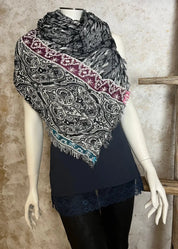 Huivi 1197 musta kuviollinen 0925