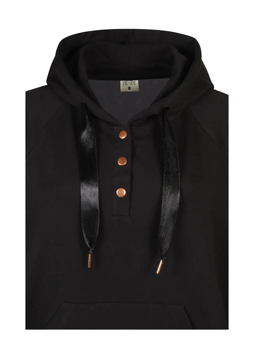 Pitkä musta huppari pehmeästä collegekankaasta, suora malli, nepparit edessä, halkiot helmassa ja kengurutasku.