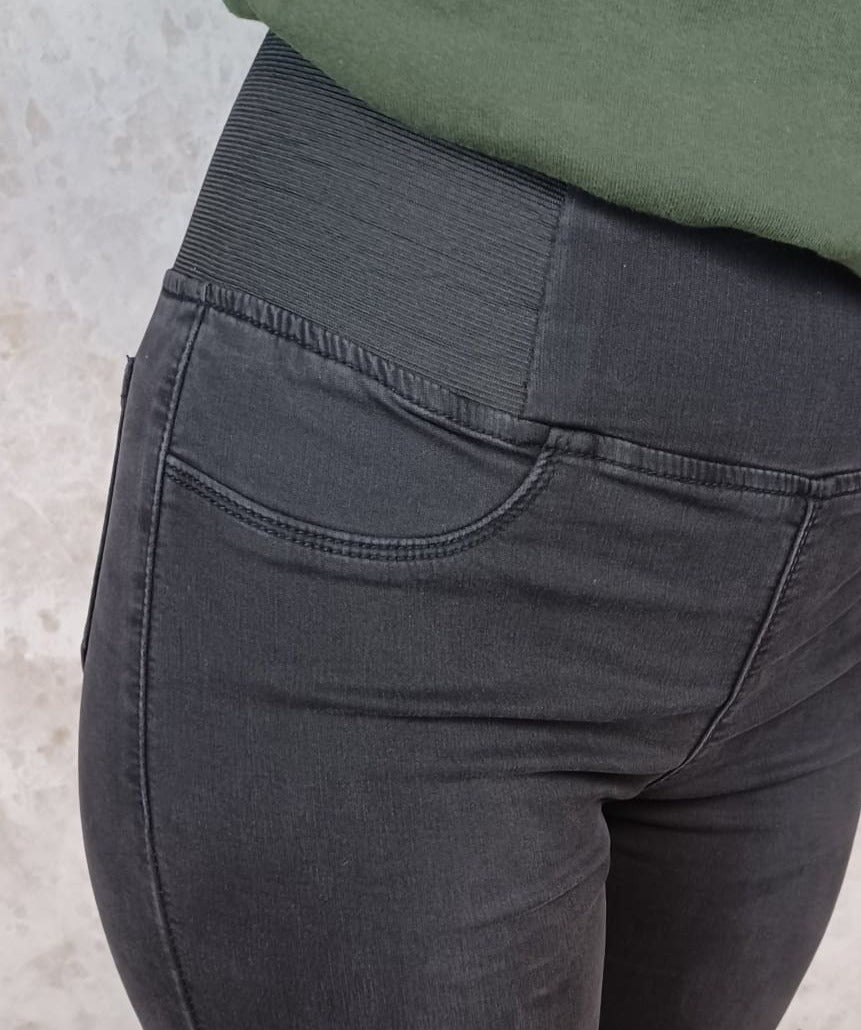 Jeggins housu ze-ze pixie 525 musta - housut