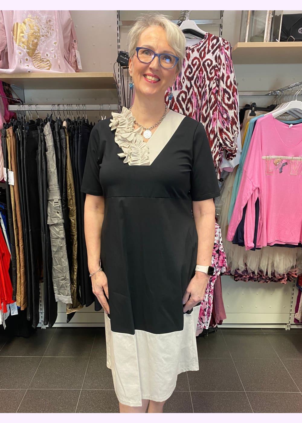 Mekko simoncini mustabeige 0325 - mekko