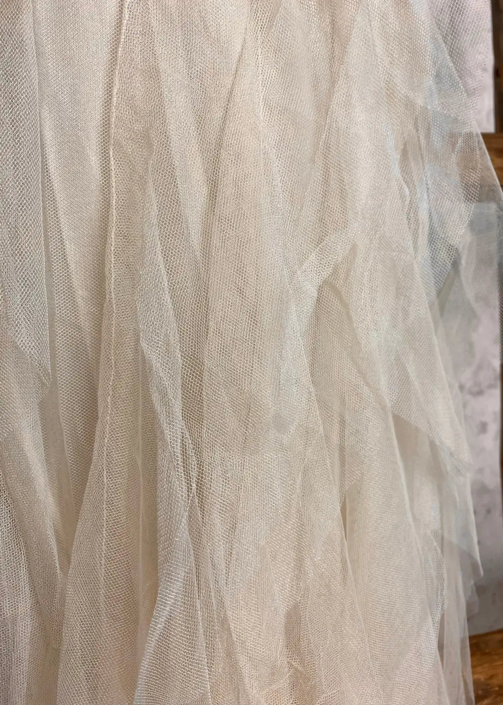 Tyllihame Kuminauhavyötärö A-linjainen Hameessa joustava alushame Käy myös tanssihameena.