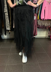 Tyllihame Kuminauhavyötärö A-linjainen Hameessa joustava alushame Käy myös tanssihameena.