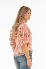 Naisten hurmaava röyhelöinen sifonkipusero, kiinteä alustoppi, leveät hihat, syvä V-pääntie ja kaareva helma lyhyillä halkioilla