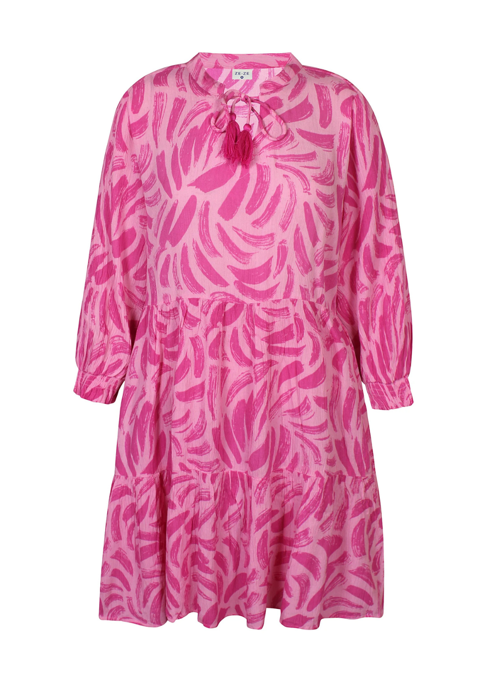 Naisten vaaleanpunainen frillahelmainen mekko, kreppiviskoosi, V-pääntie nauhoilla, A-linja, taskut ja vajaamittaiset hihat