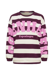 Viininpunainen raidallinen oversized collegepaita printtikuviolla, pehmeä ja joustava materiaali, pitkät hihat ja O-pääntie
