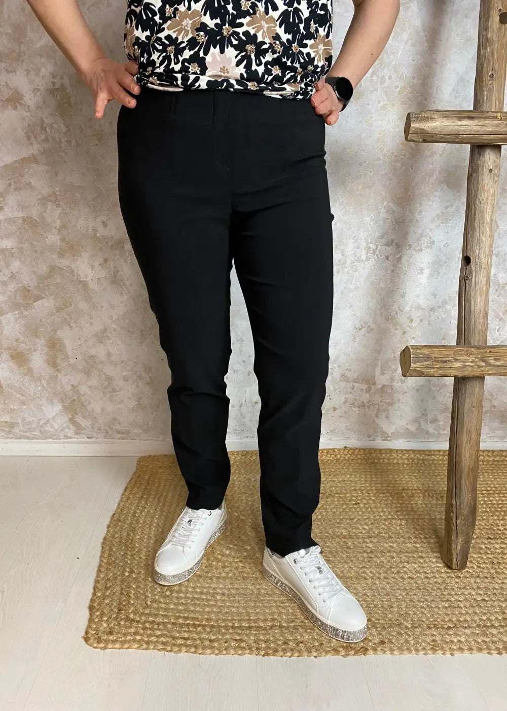 Naisten klassiset stretch-housut hyppyhousumallilla, korkea vyötärö ja kapeneva lahje, sopii työ- ja vapaa-ajan asuihin