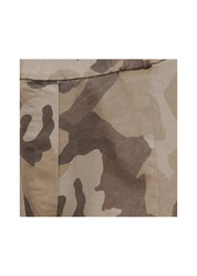 Beiget camo-kuvioiset farkkumaiset barrel-housut, korkea kuminauhavyötärö, etutaskut sekä leveät, kapenevat lahkeet