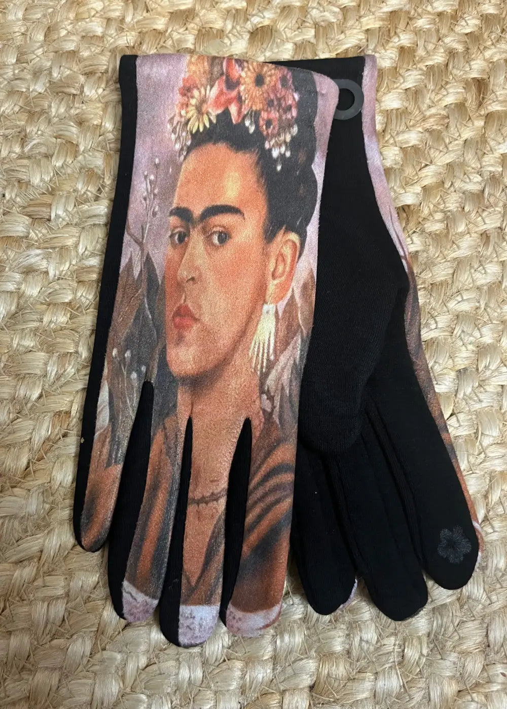 kaesine-frida-kahlo-5-0925-kaesineet-mervin-putiikki-merci-265.webp