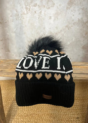 Love is - talvipipo tupsulla 1125