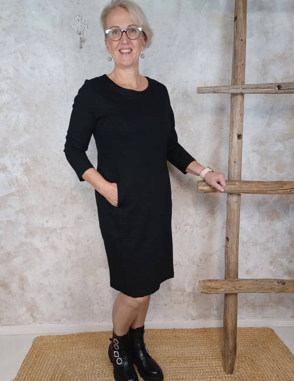 Mekko base ylona musta - mekko