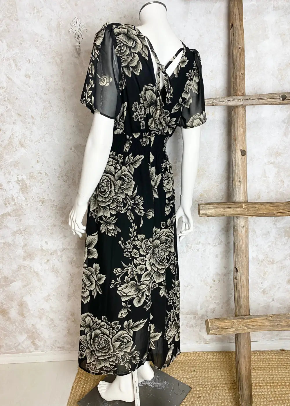 Mekko donna beigemusta 0525 - mekko