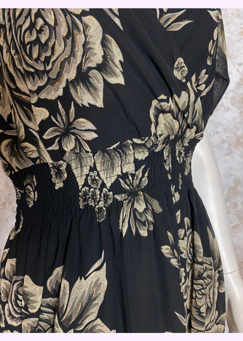 Mekko donna beigemusta 0525 - mekko