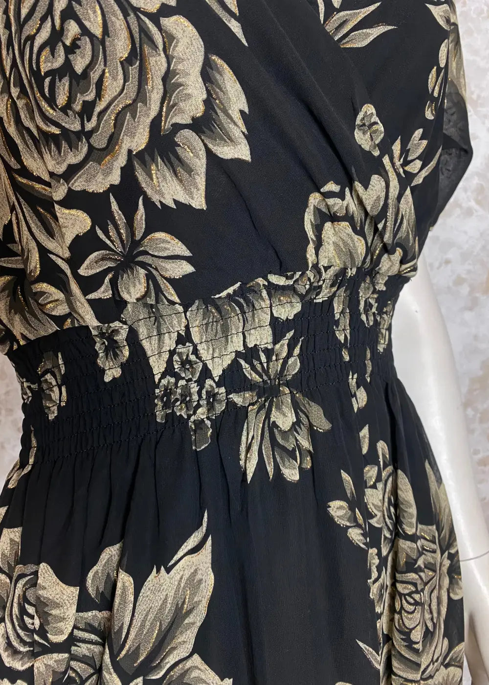 Mekko donna beigemusta 0525 - mekko