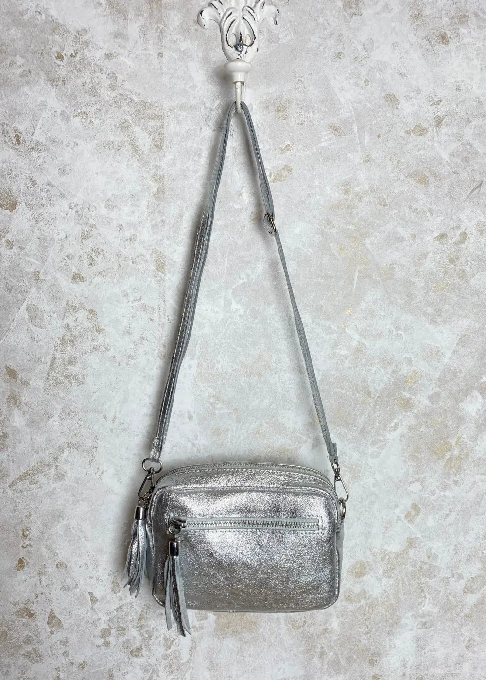 Nahkalaukku 1711 Alessia eri värejä 1025