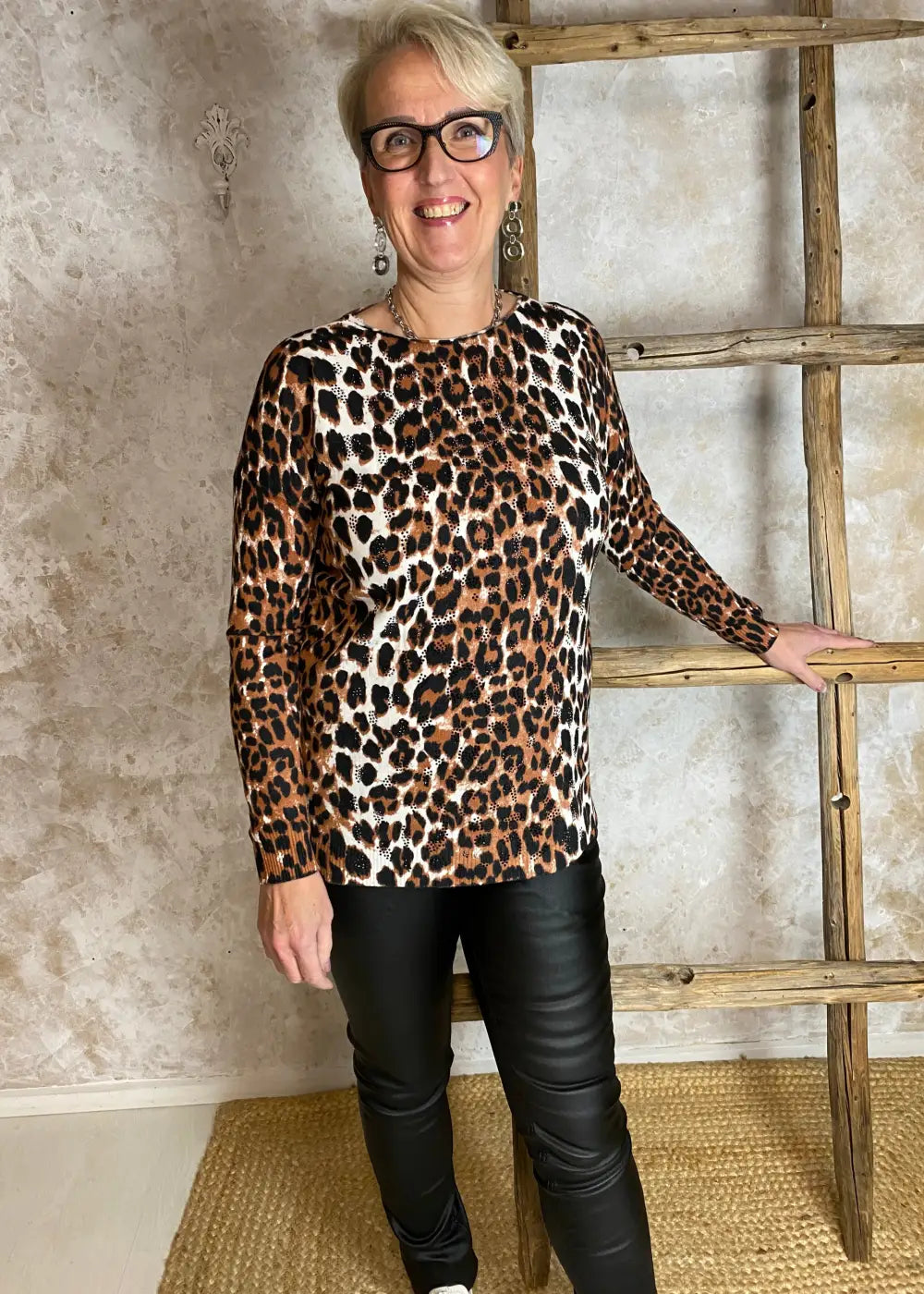Neule leo outi ruskea 0125 - neule