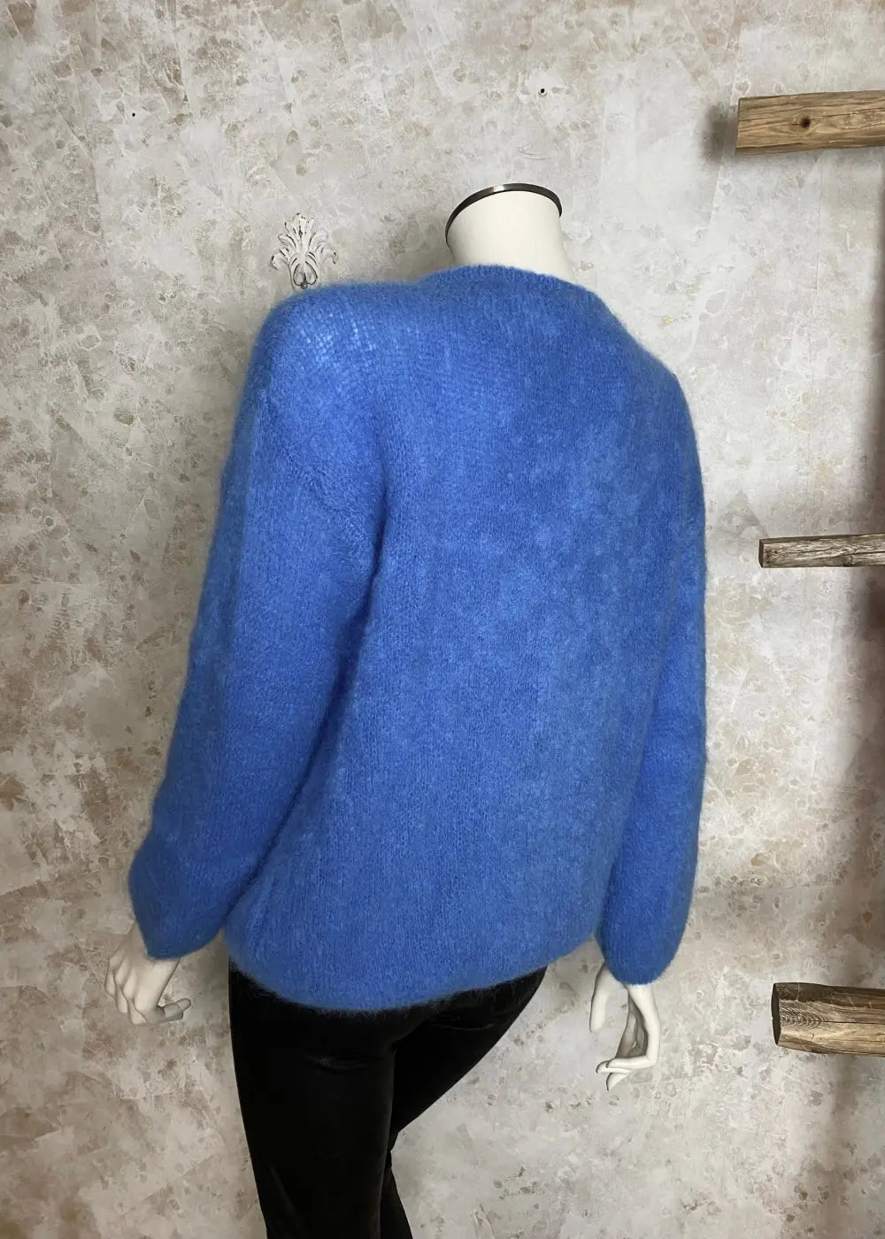 Naisten ylellinen mohairneuletakki, lämmin pörröinen mohairsekoite, nappikiinnitys, suora malli, resorit helmassa ja hihansuissa