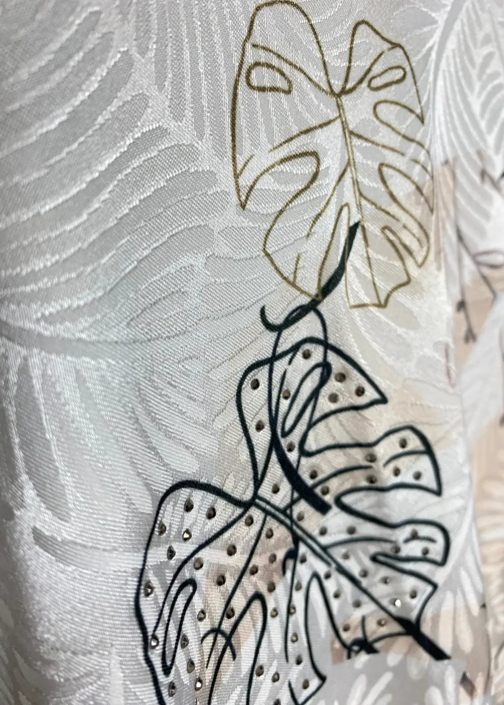 Naisten lyhythihainen pusero strassikoristeella, kimaltava etuosa, joustava takaosa, O-pääntie ja holkkihihat juhlaan ja vapaa-aikaan