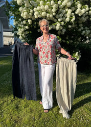 Tyylikkäät leveälahkeiset pellavahousut, joustava vyötärö, taskut edessä, one size, koko 36–40(42), 100 % pellavaa.