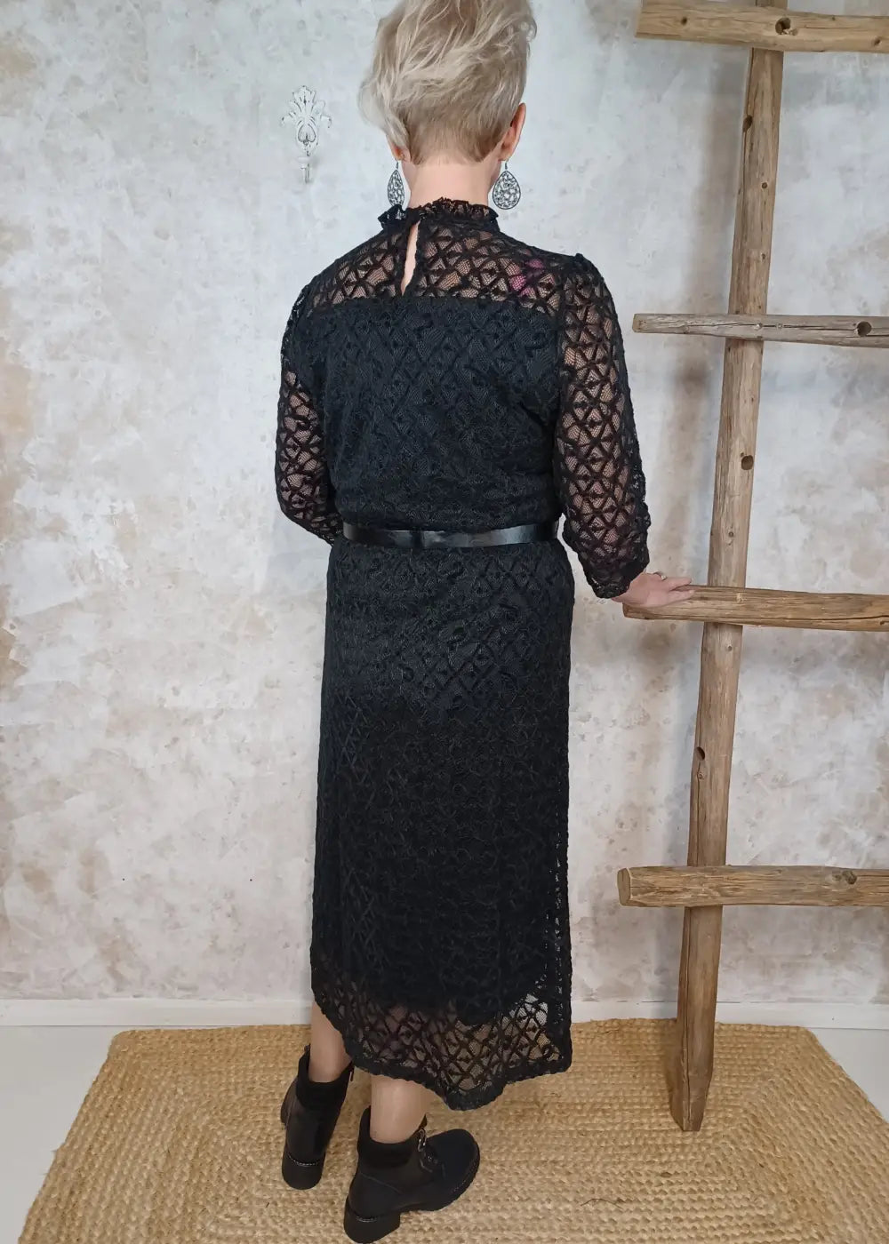 Pitsimekko gila cream musta - mekko