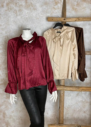 Kimaltava satiinipusero naisille, hopeakoristeet, syvä V-pääntie, leveät hihat ja frillayksityiskohdat juhlaan ja arkeen