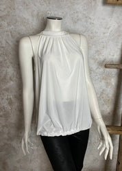 Rento hihaton toppi naisille, yksivärinen, solmittavat nauhat, koristeleikkaus, joustava ja kevyt materiaali.