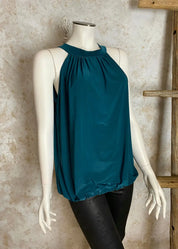 Rento hihaton toppi naisille, yksivärinen, solmittavat nauhat, koristeleikkaus, joustava ja kevyt materiaali.