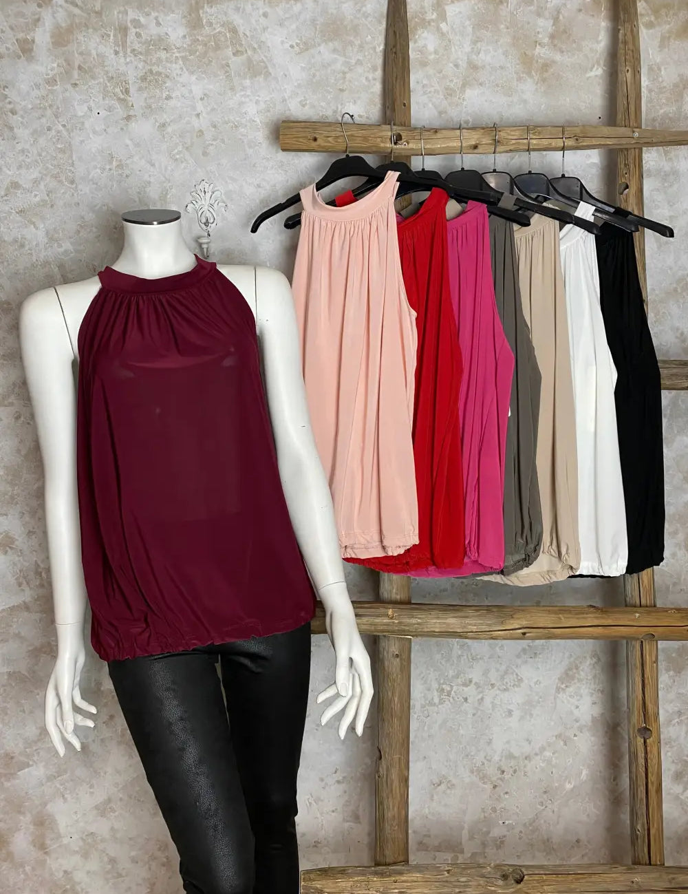 Rento hihaton toppi naisille, yksivärinen, solmittavat nauhat, koristeleikkaus, joustava ja kevyt materiaali.