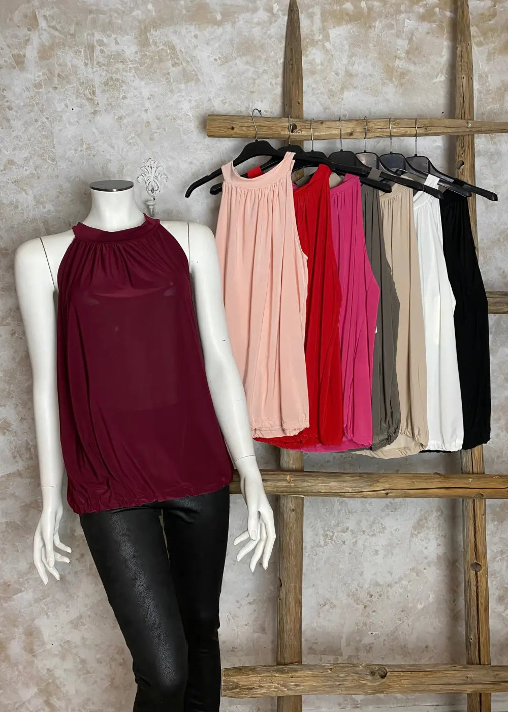 Rento hihaton toppi naisille, yksivärinen, solmittavat nauhat, koristeleikkaus, joustava ja kevyt materiaali.