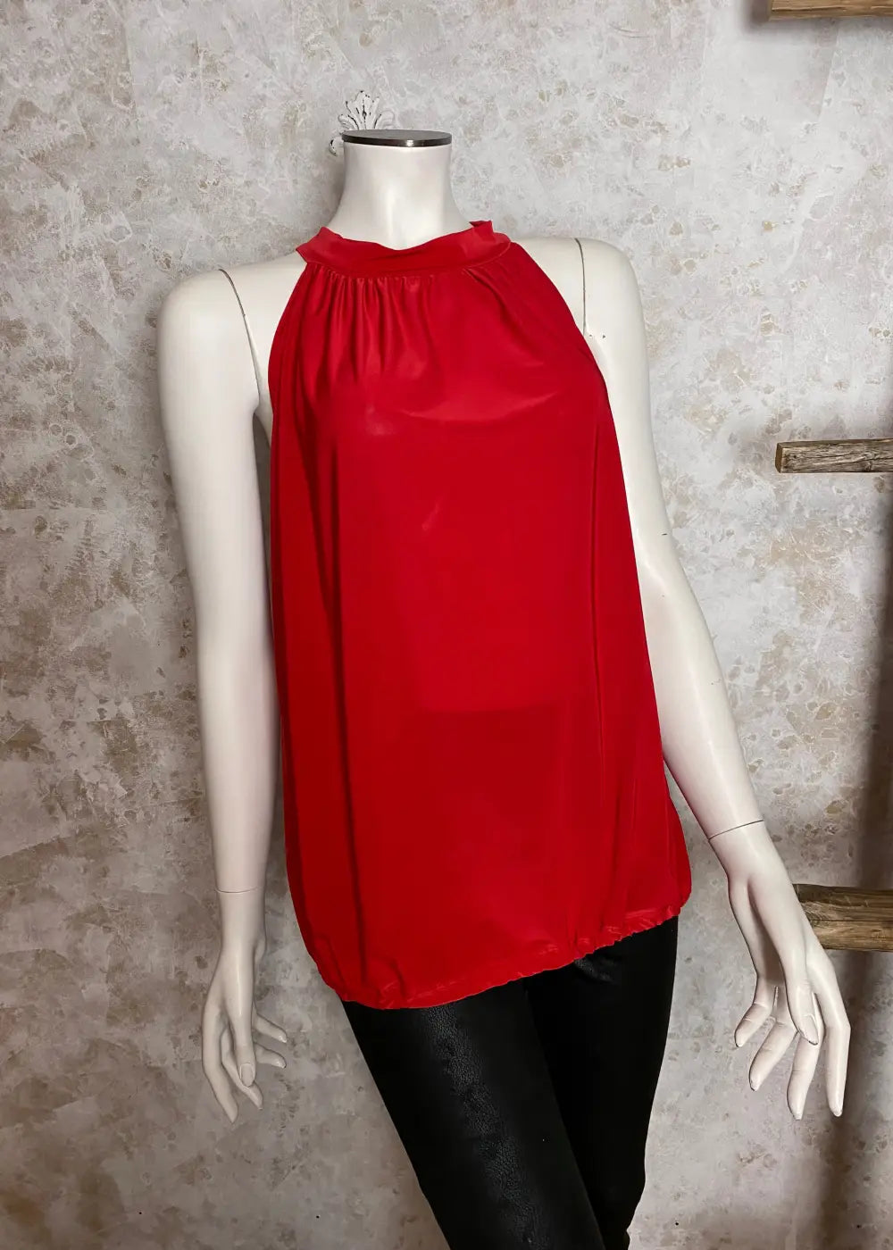 Rento hihaton toppi naisille, yksivärinen, solmittavat nauhat, koristeleikkaus, joustava ja kevyt materiaali.