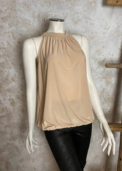 Rento hihaton toppi naisille, yksivärinen, solmittavat nauhat, koristeleikkaus, joustava ja kevyt materiaali.